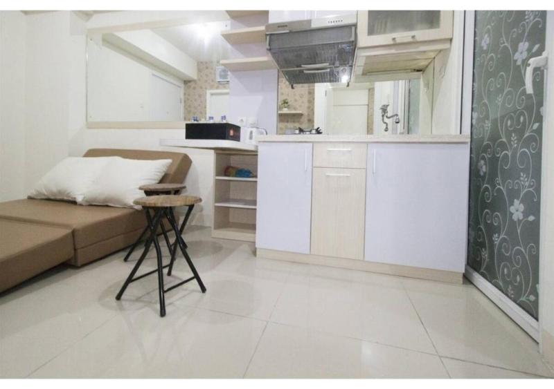 Apartment Green Pramuka by Vincent by ZUZU - Oda