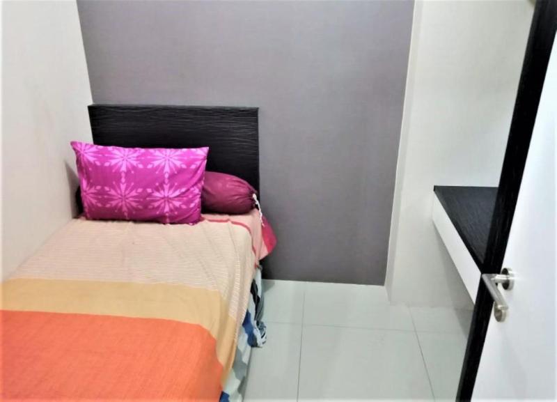 Green Pramuka Apartement By Vici by ZUZU - Oda