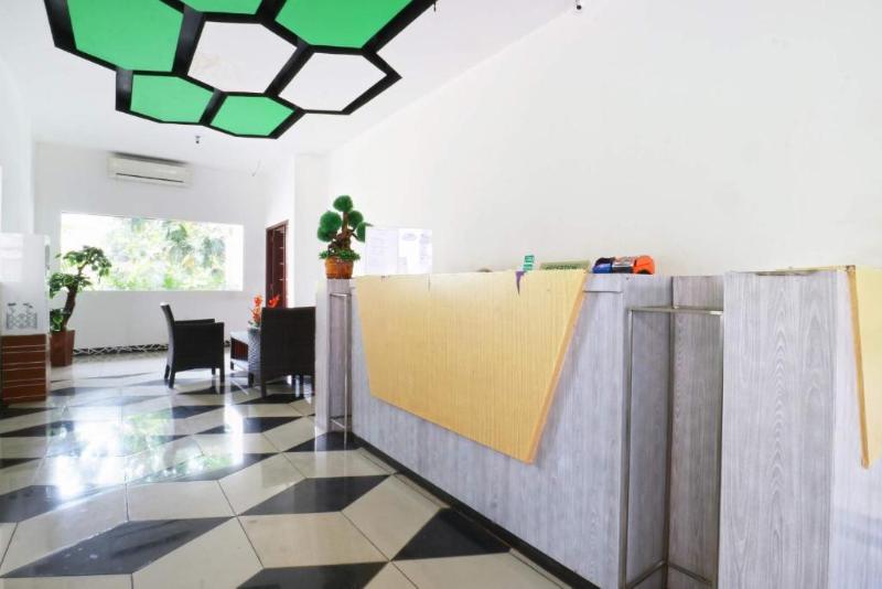 Habibah Syariah Hotel by ZUZU - Lobi