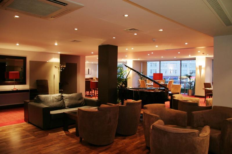Dragon Hotel - Bar