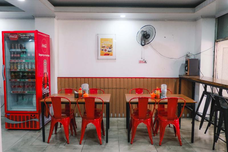 King Stone Hotel by ZUZU - Restoran