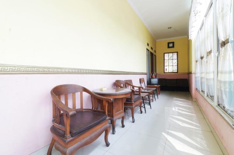 Hotel Surabaya Jaya Bandara Soetta by ZUZU - Lobi