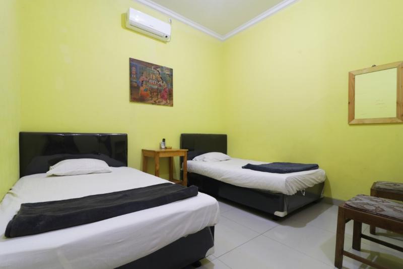 Hotel Surabaya Jaya Bandara Soetta by ZUZU - Oda