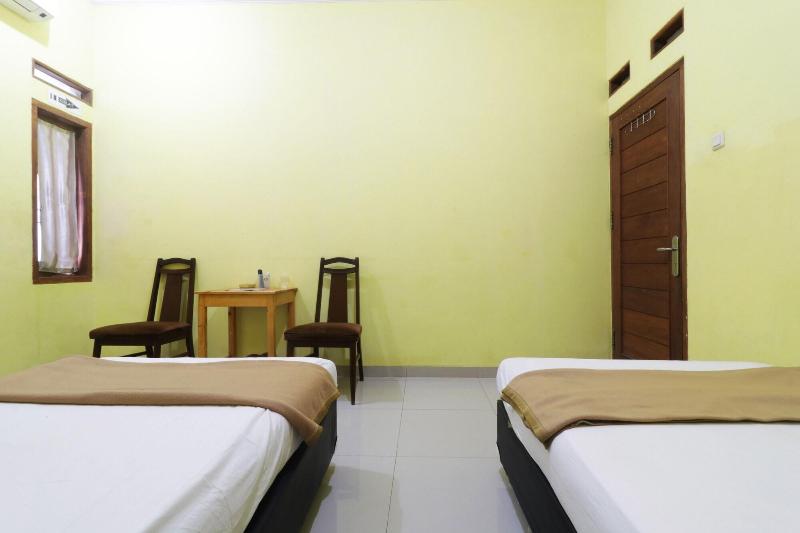 Hotel Surabaya Jaya Bandara Soetta by ZUZU - Oda