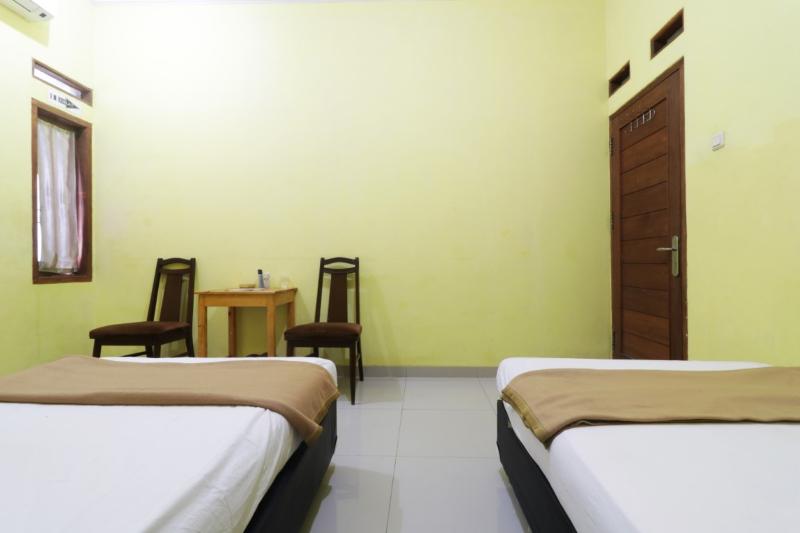 Hotel Surabaya Jaya Bandara Soetta by ZUZU - Oda