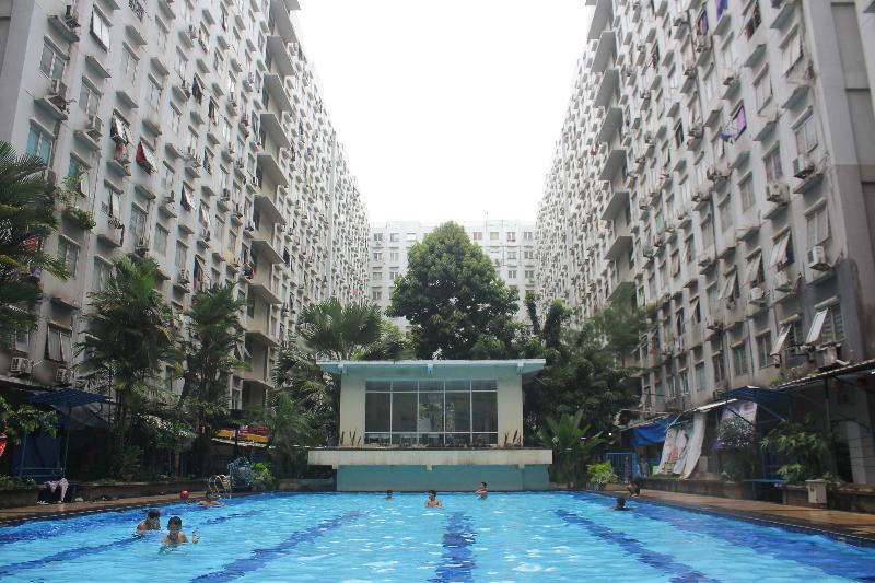 Daddy's Room Apartemen City Park by ZUZU - Havuz
