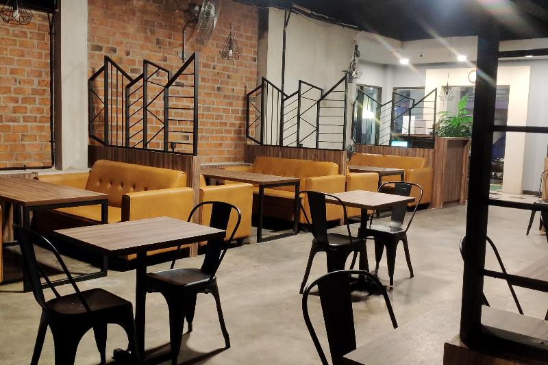 Orange Inn Hotel Mangga Besar by ZUZU - Bar