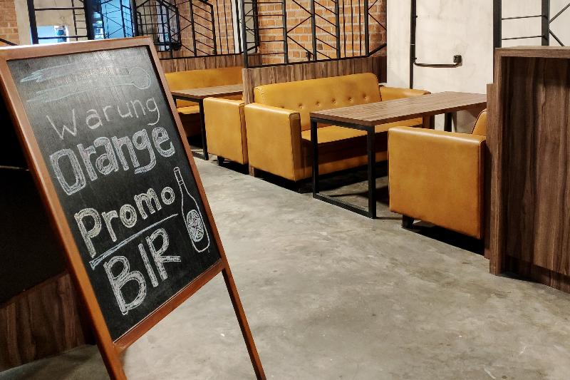 Orange Inn Hotel Mangga Besar by ZUZU - Bar