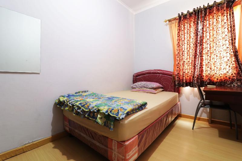 Rent House Center at Apartmen Mediterania by ZUZU - Oda