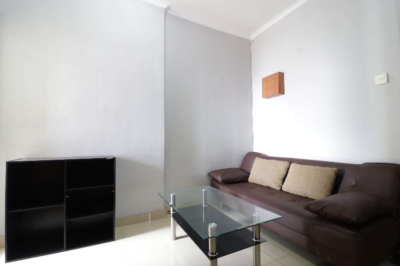 Rent House Center at Apartmen Mediterania by ZUZU - Oda