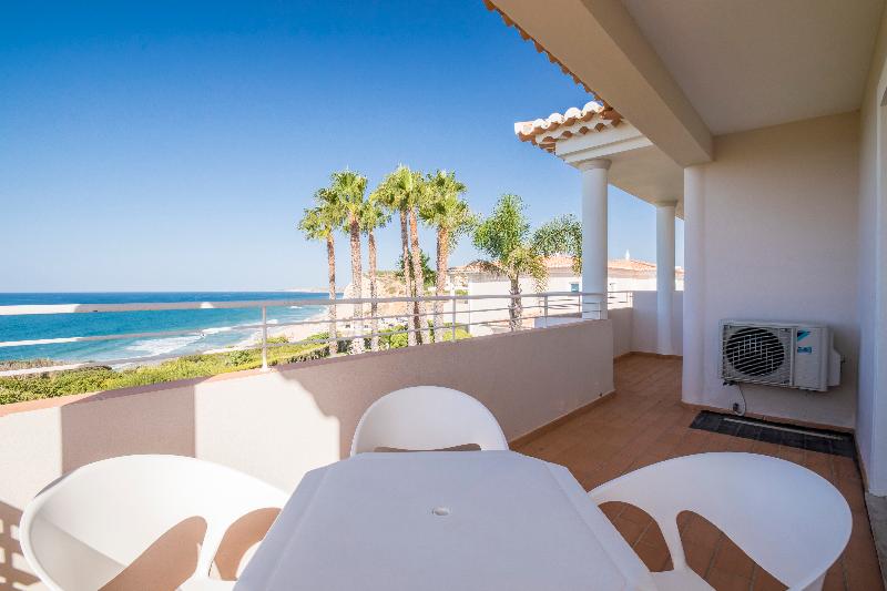 Clube Porto Mós - Oda