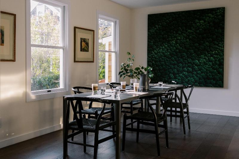The Roundtree, Amagansett - Toplantı