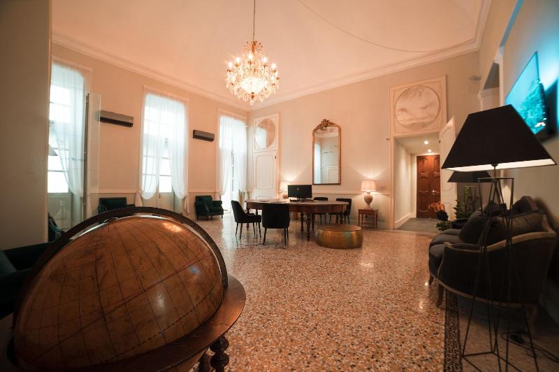 Royal Palace Hotel & Spa - Lobi