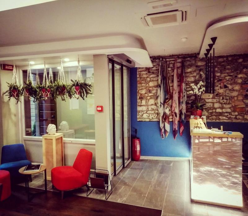 73 Boutique Hotel - Lobi
