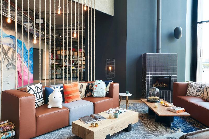 Moxy Amsterdam Schiphol Airport - Lobi