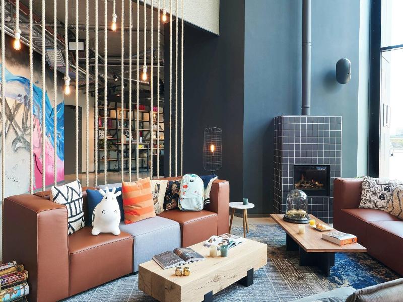 Moxy Amsterdam Schiphol Airport - Lobi