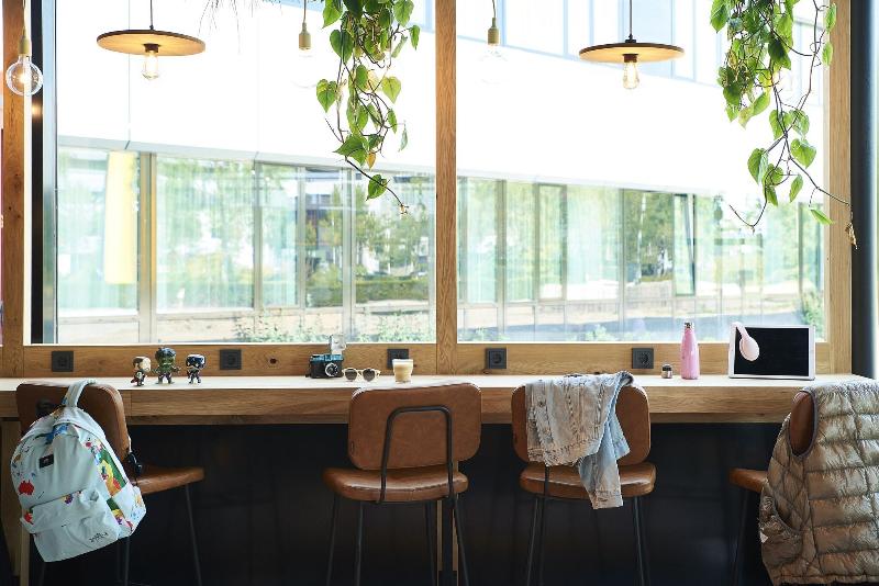 Moxy Amsterdam Schiphol Airport - Lobi