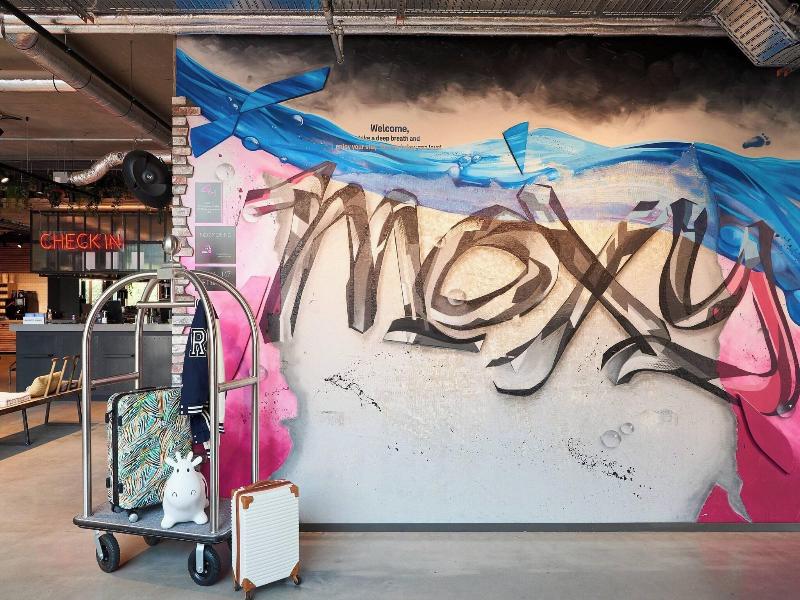 Moxy Amsterdam Schiphol Airport - Genel