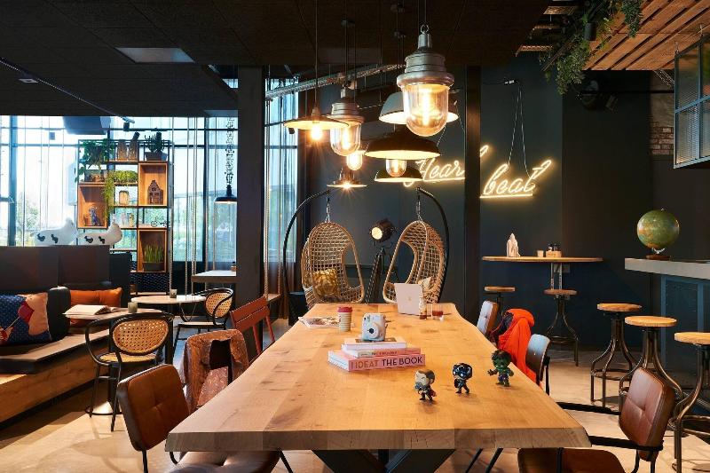 Moxy Amsterdam Schiphol Airport - Genel