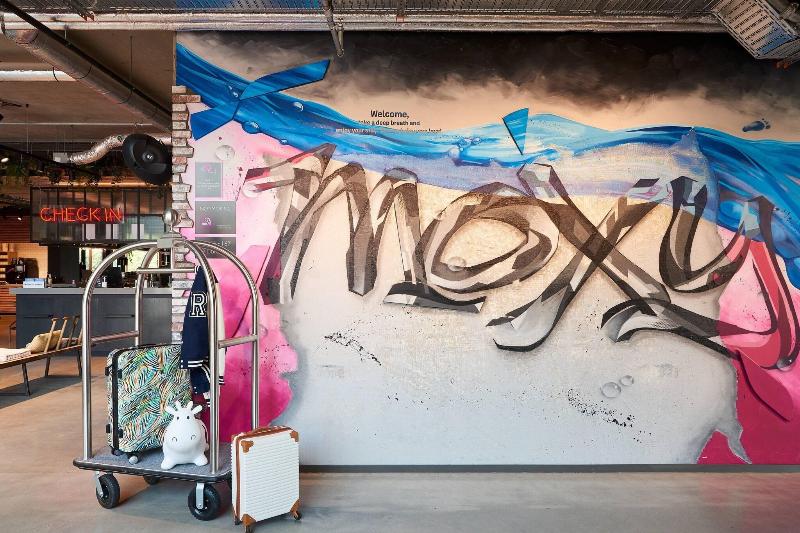 Moxy Amsterdam Schiphol Airport - Genel
