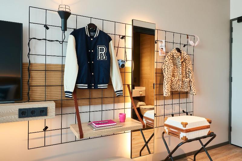 Moxy Amsterdam Schiphol Airport - Oda