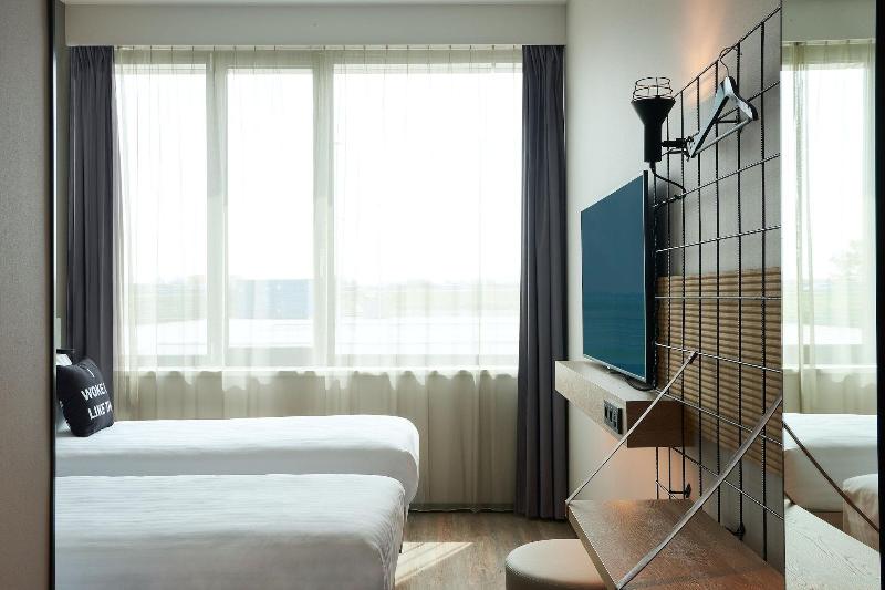 Moxy Amsterdam Schiphol Airport - Oda