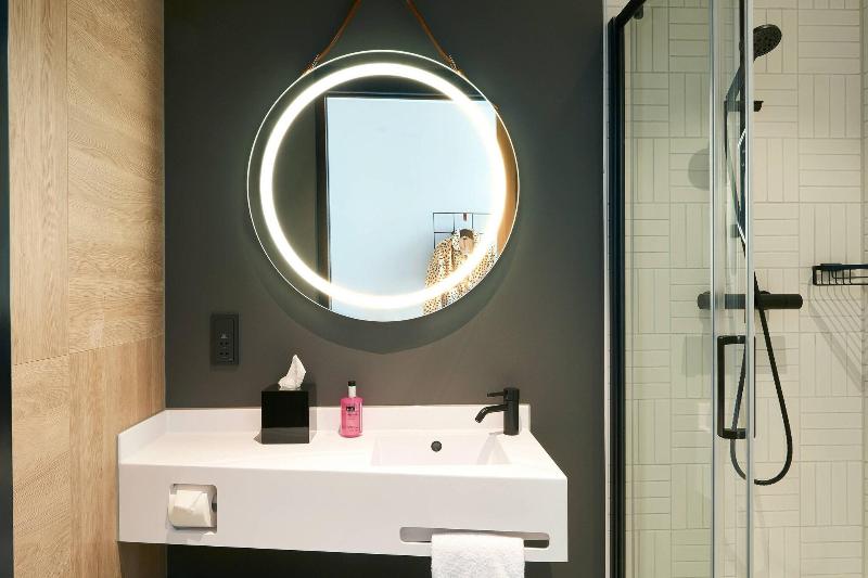 Moxy Amsterdam Schiphol Airport - Oda