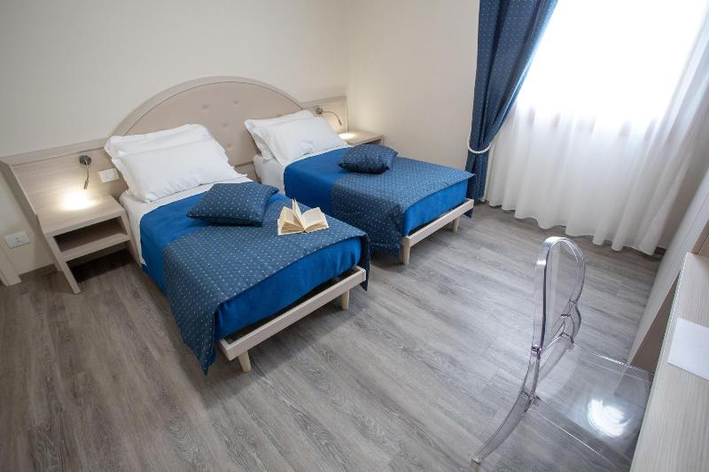 Home Hotel - Oda