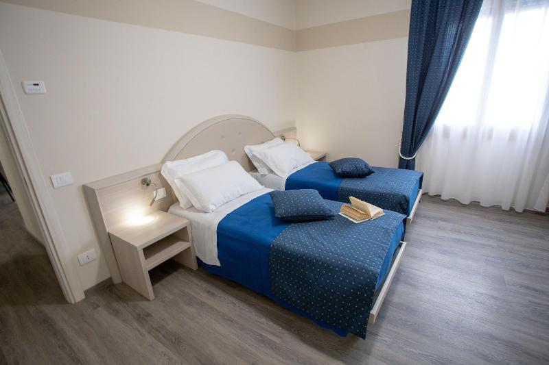 Home Hotel - Oda