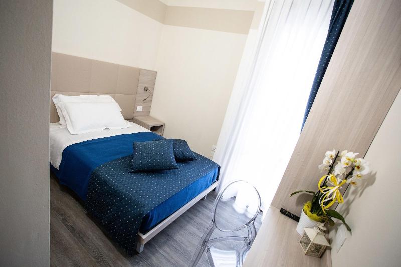 Home Hotel - Oda
