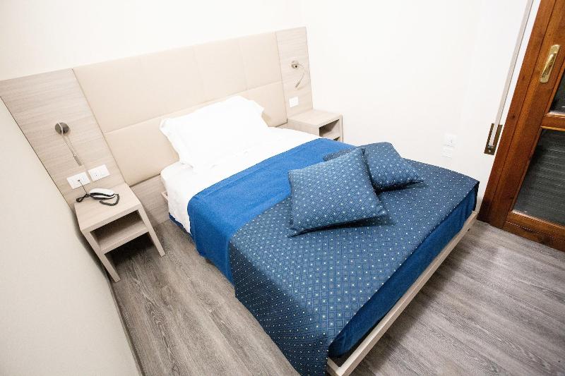 Home Hotel - Oda