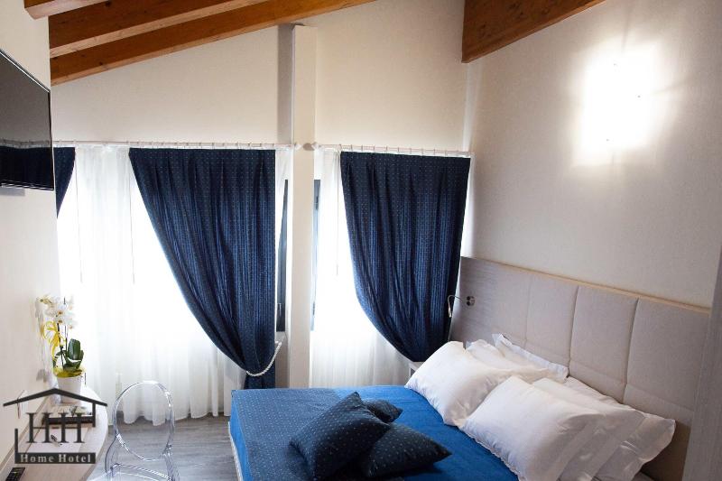 Home Hotel - Oda