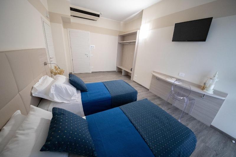 Home Hotel - Oda