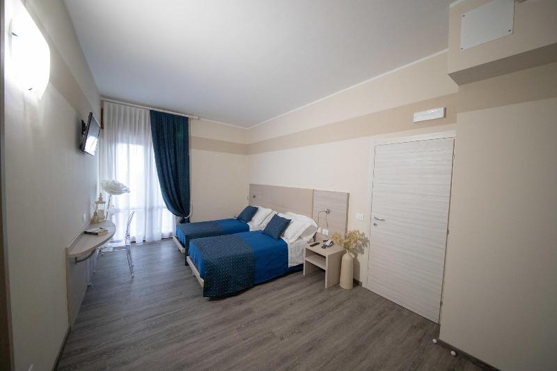 Home Hotel - Oda