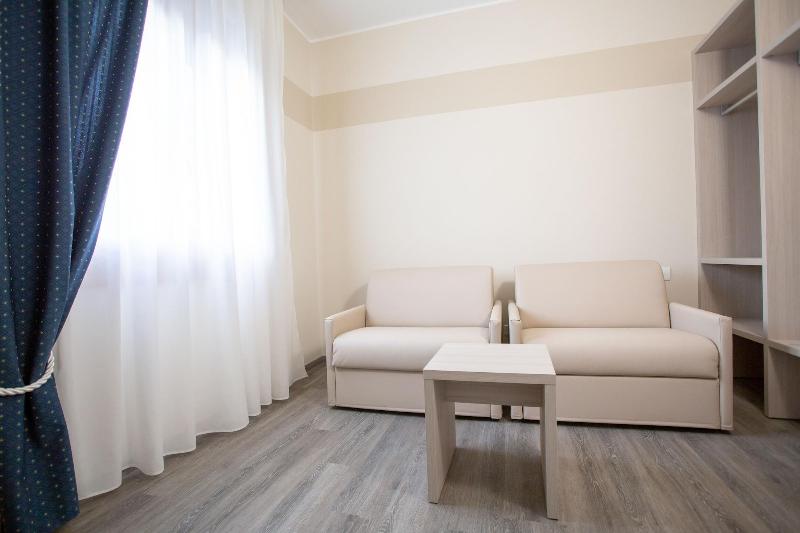 Home Hotel - Oda
