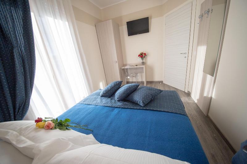Home Hotel - Oda
