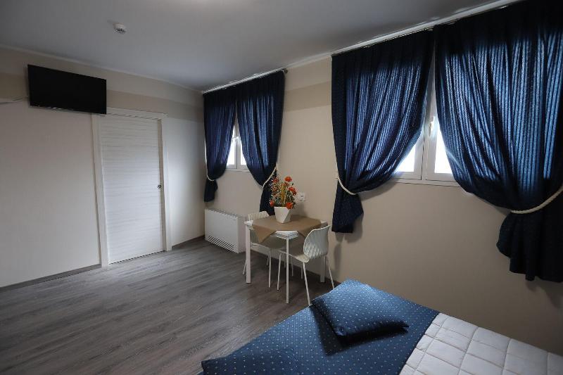 Home Hotel - Oda