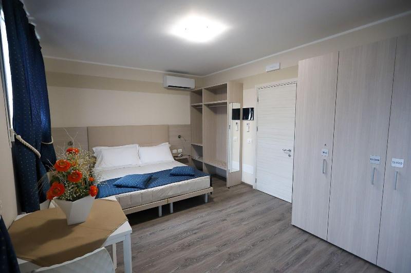 Home Hotel - Oda