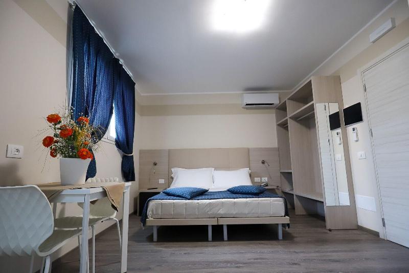 Home Hotel - Oda