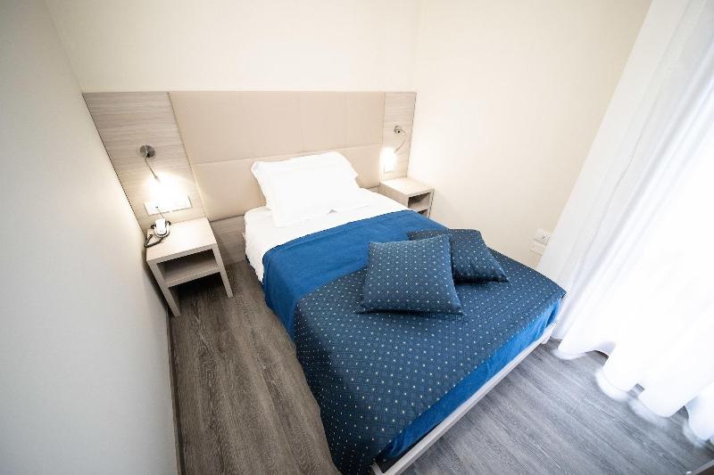Home Hotel - Oda