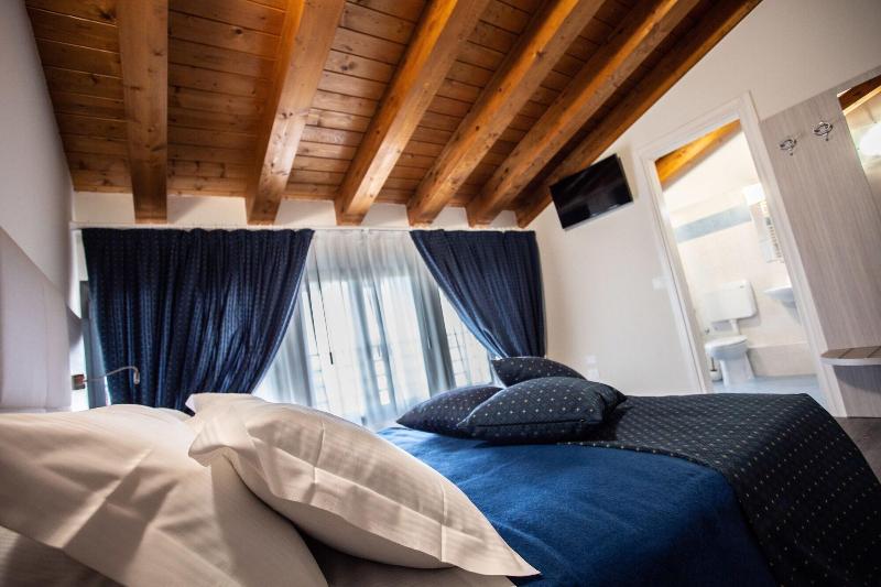 Home Hotel - Oda