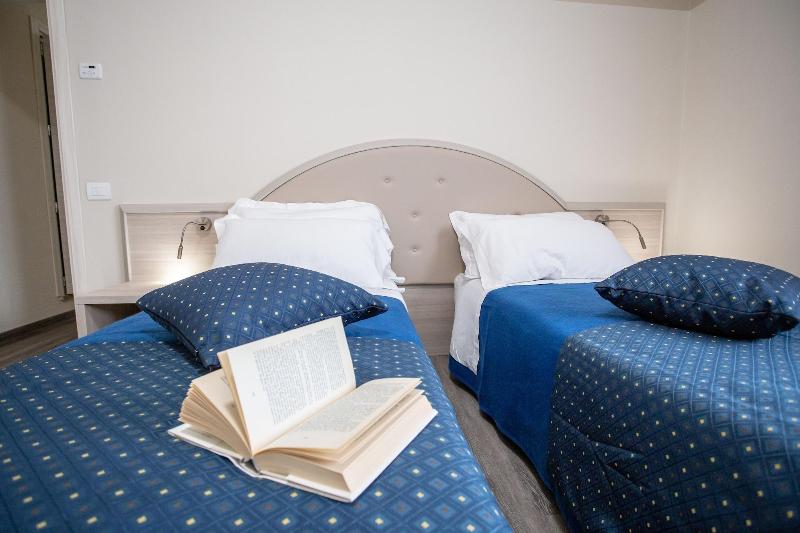 Home Hotel - Oda