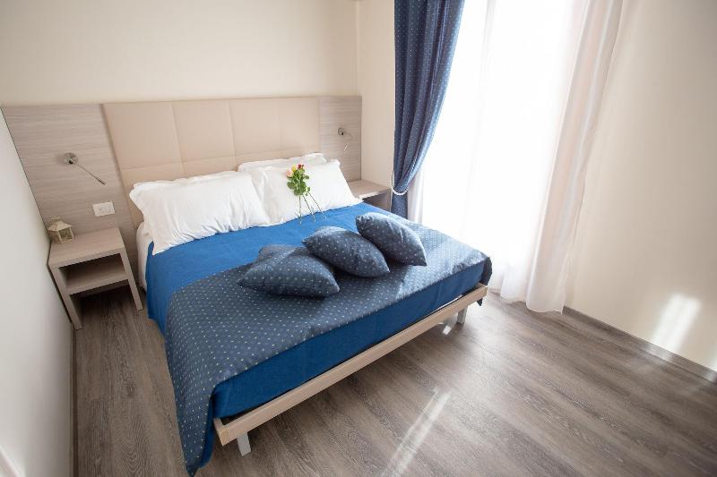 Home Hotel - Oda