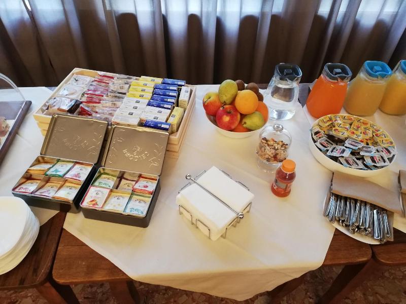 Home Hotel - Restoran
