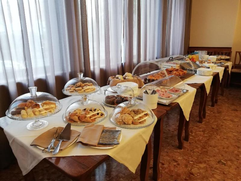 Home Hotel - Restoran