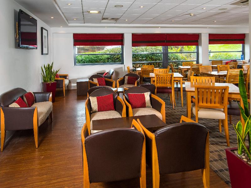 Holiday Inn Express Swansea East - Lobi