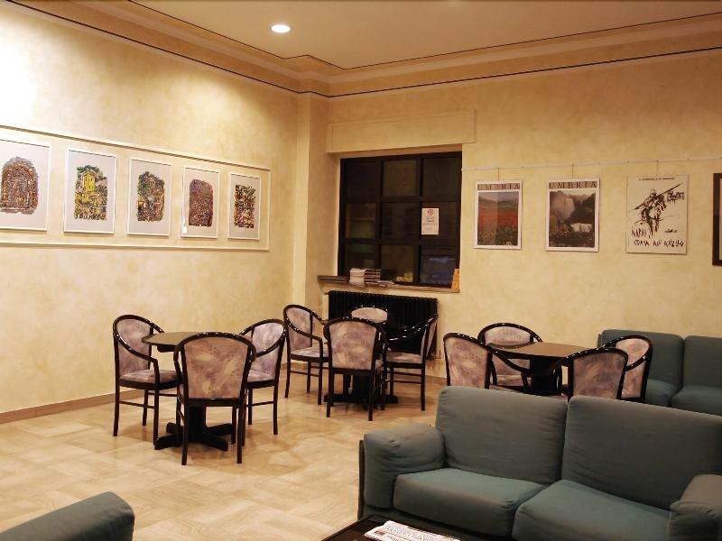 Hotel Fina - Lobi
