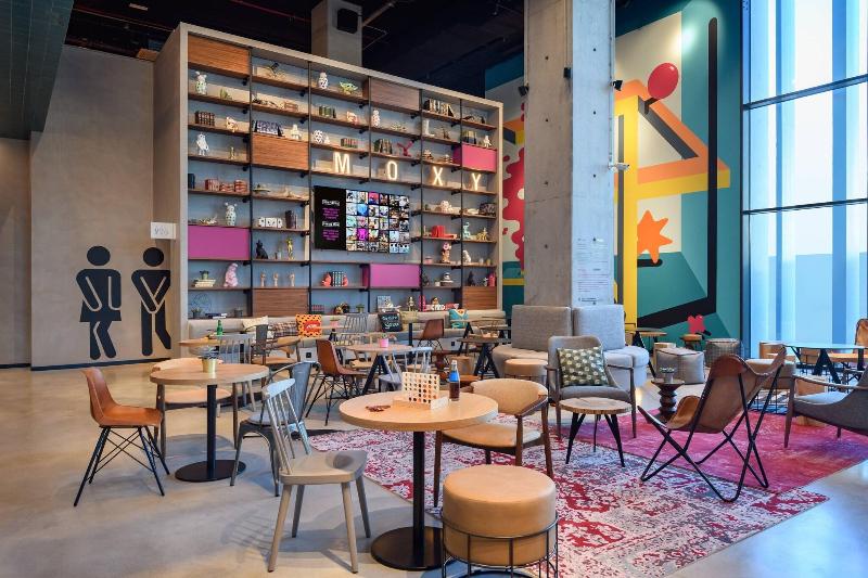 Moxy Lisboa Oriente - Lobi