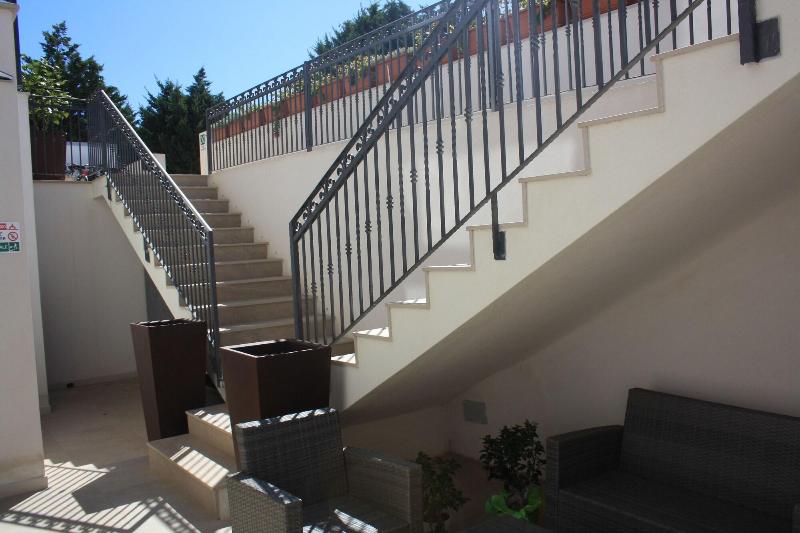 Morello Beach Hotel - Lobi