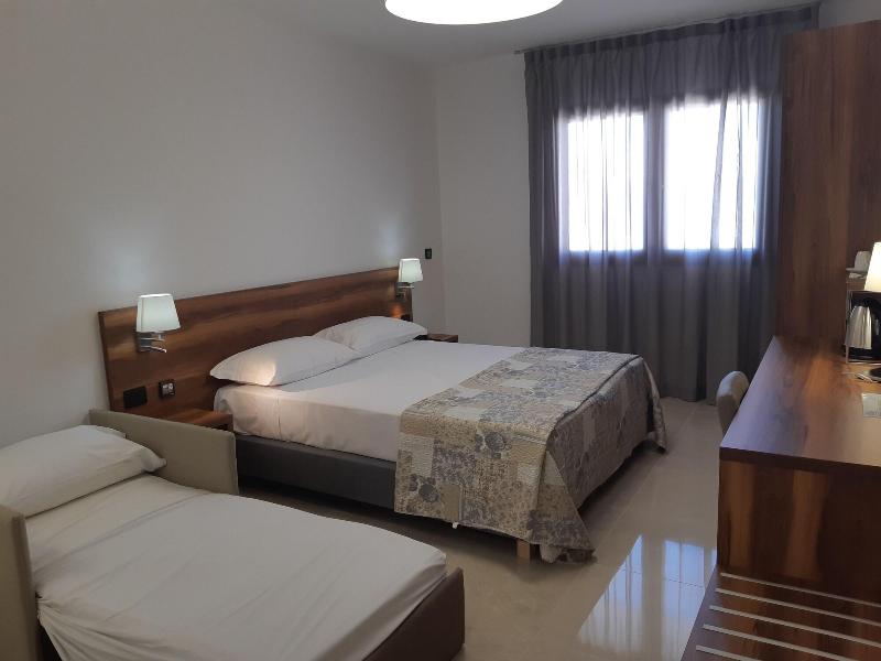 Morello Beach Hotel - Oda